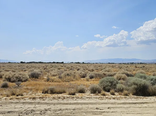50th Street W Sue Ave, Rosamond, CA 93560