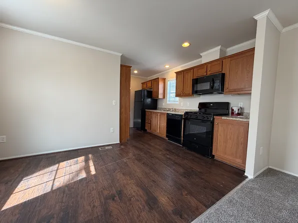 6521 Dagger Ave SW, Grand Rapids, MI 49548