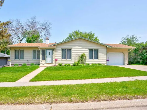918 Sunset St, Iowa City, IA 52246