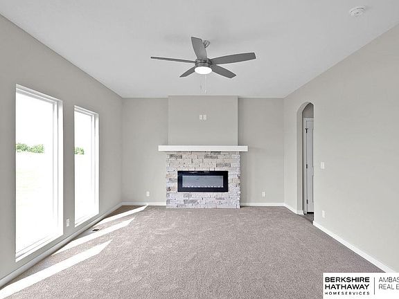 3rd image of 18461 Palisades Dr