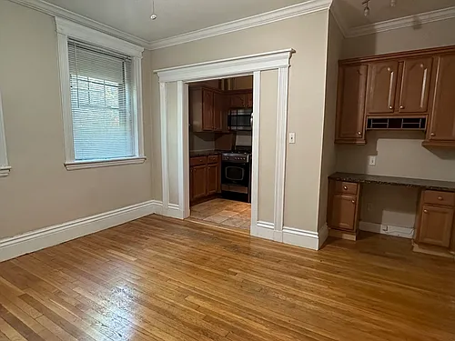 31 Queensberry St Photo 1