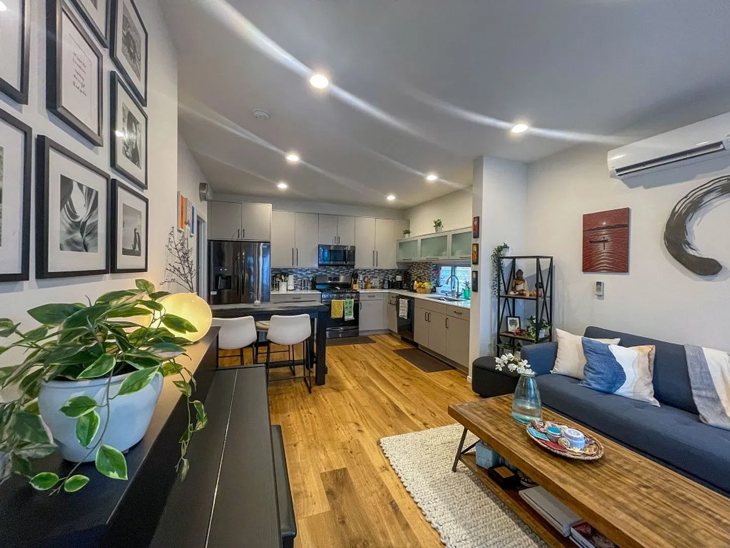 3Bd/2.5Ba Seattle Townhome — Photo 2