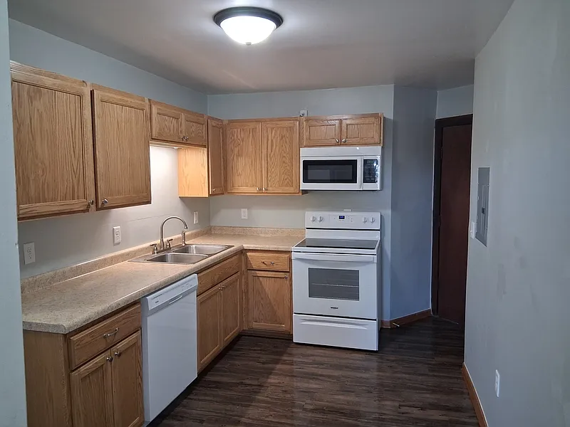 2 bed, 1.0 bath, $1,199 — Photo 3