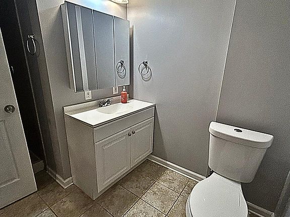 5th image of 715 Acorn Ct