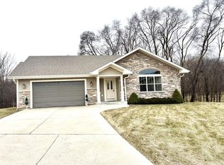 6183 South 40th STREET, Greenfield, WI 53221