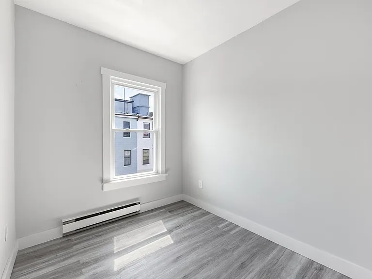 186 Marion St #3 — Photo 13