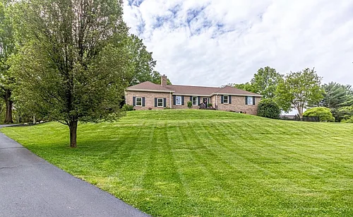 7203 Manor House Dr Photo 1