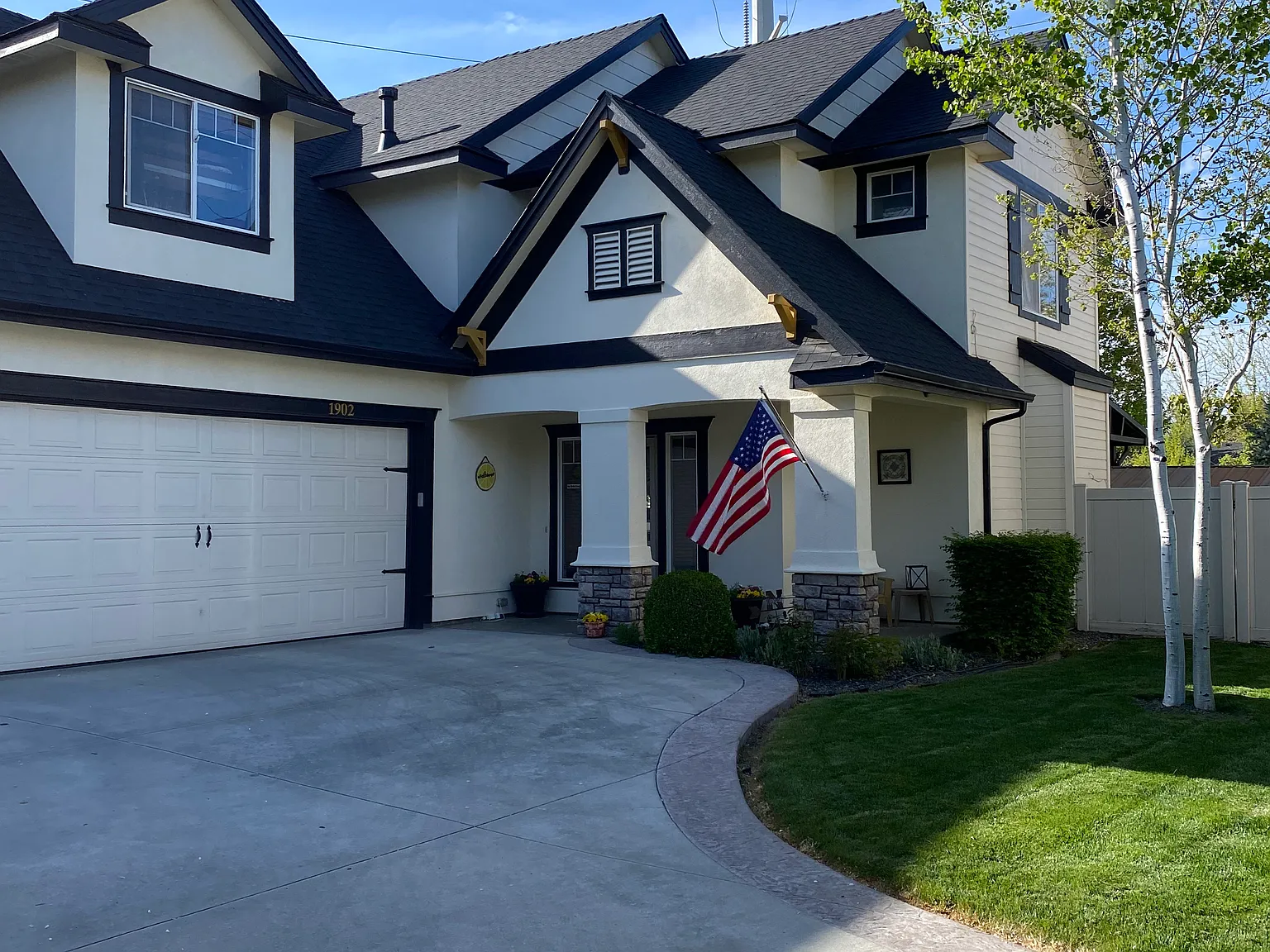 1902 E Mountain Man Dr — Photo 1