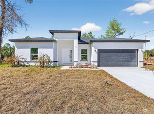 16 Malauka Lane Dr, Ocklawaha, FL 32179