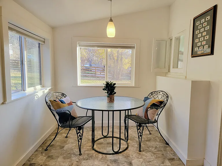 50 N 60 E — Photo 9