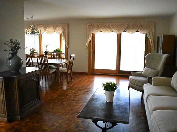 4th image of 25142 Hilliard Blvd