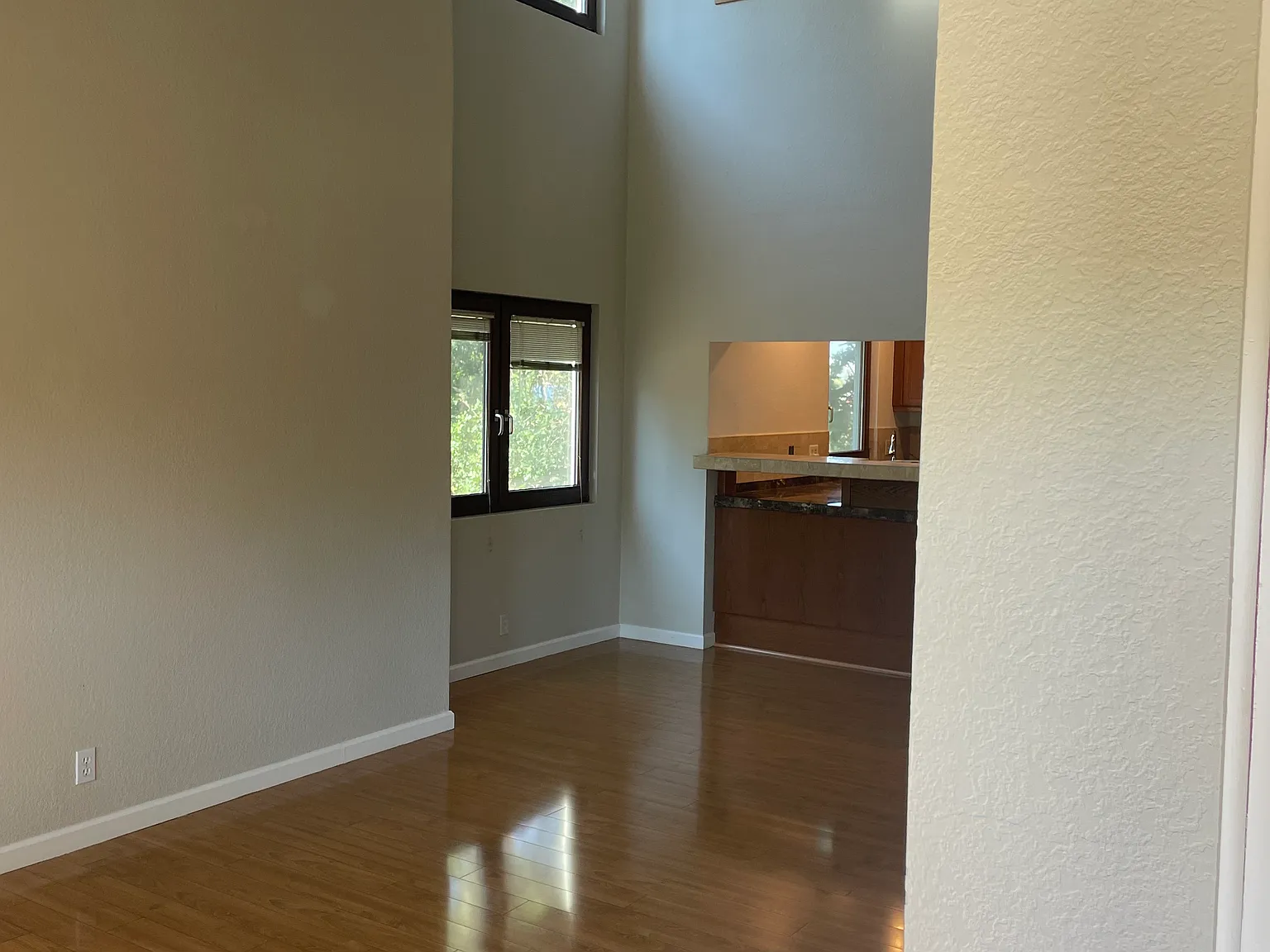 2 bed, 1190 sqft, $2,800 — Photo 3