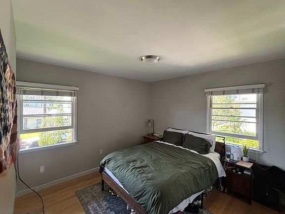 2nd image of 1030 Lake St Unit 2