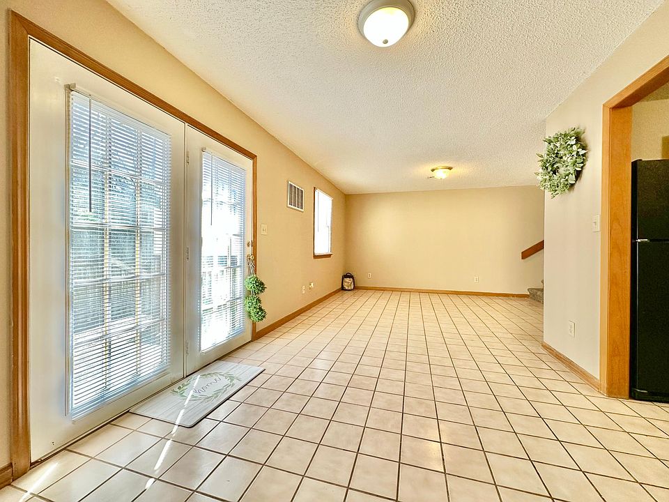 1st image of 105 Mountain View Dr #K