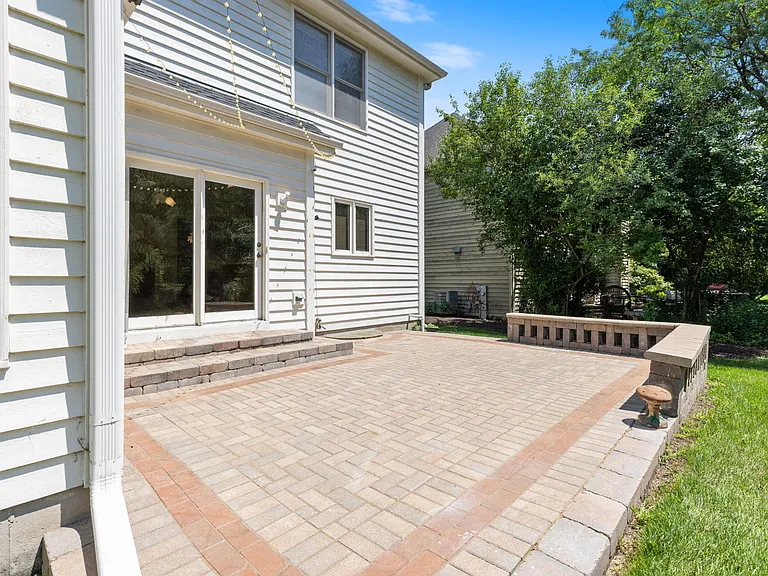 1018 Stockton Ct — Photo 7