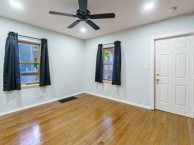 815 Douglas St #2 — Photo 4