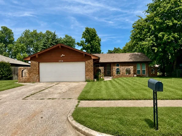 1715 Lancaster Cir, Norman, OK 73069