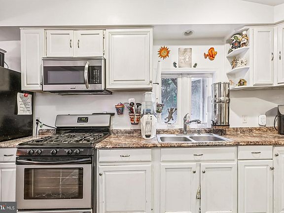 3rd image of 8311 Cedarville Rd