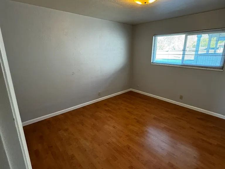 508 S School St #AG — Photo 6