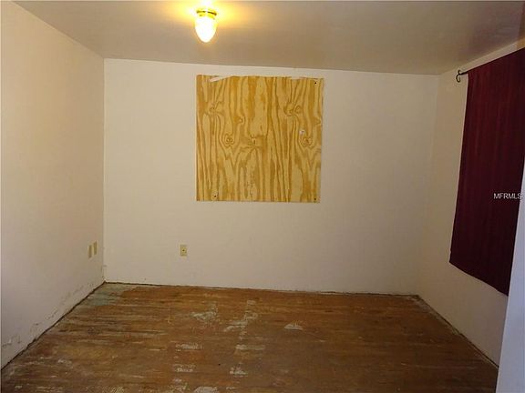 3rd image of 6122 Florence St