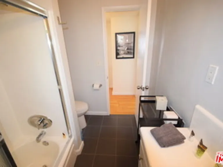 1940 Carmen Ave #PENTHOUSE — Photo 14