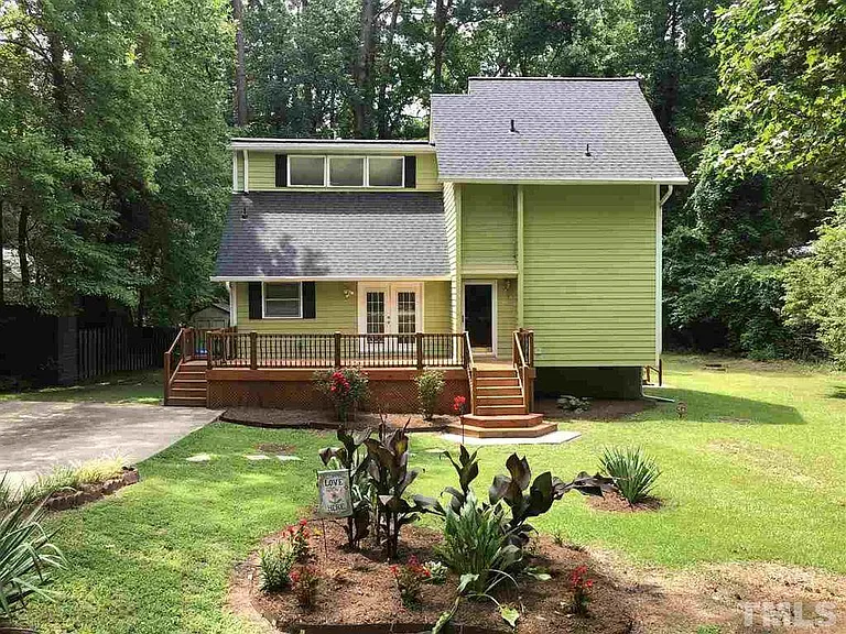 1017 Stonehedge Ave — Photo 1