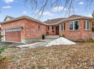 30 Randall James Dr, Ottawa, ON K2S 1M4