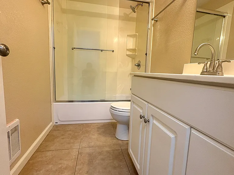 14 Donegal Ct #7 — Photo 9