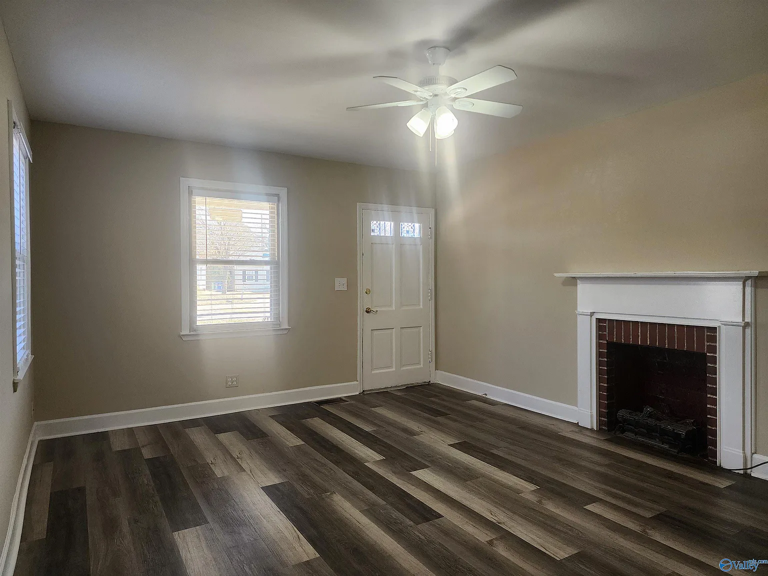 3 bed, 3.0 bath, 1458 sqft, $1,550 — Photo 3