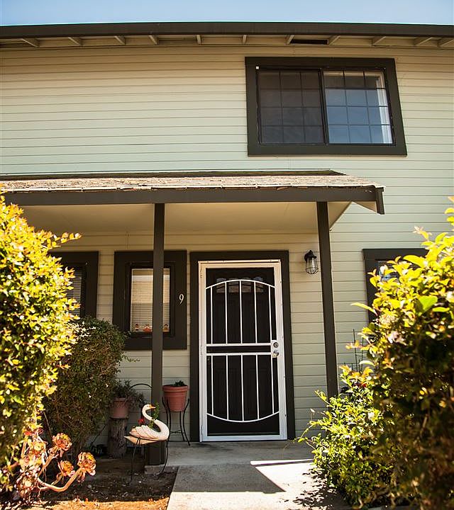 1st image of 387 Laurel Ave APT 9
