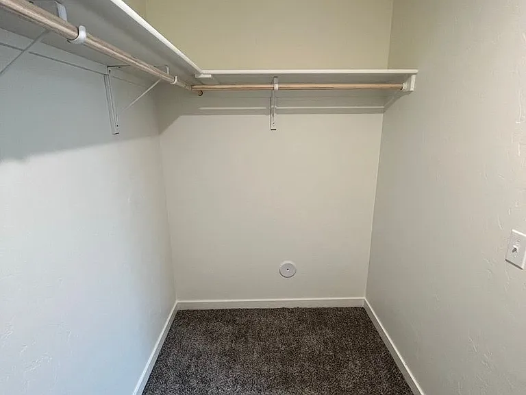 Lexington Sky Apartments — Photo 13