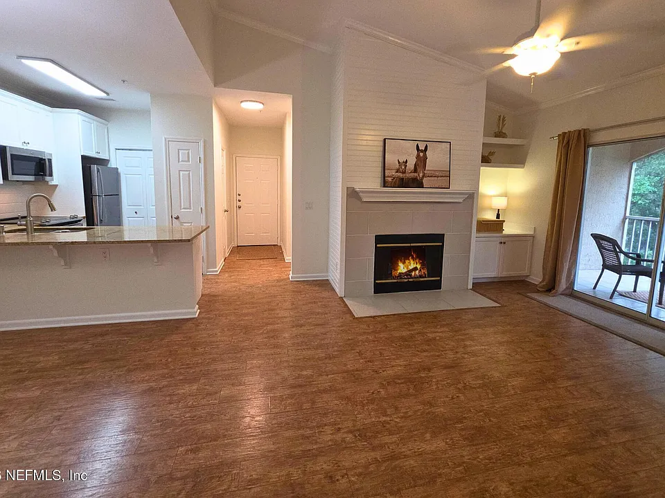 230 Colima Ct #934
