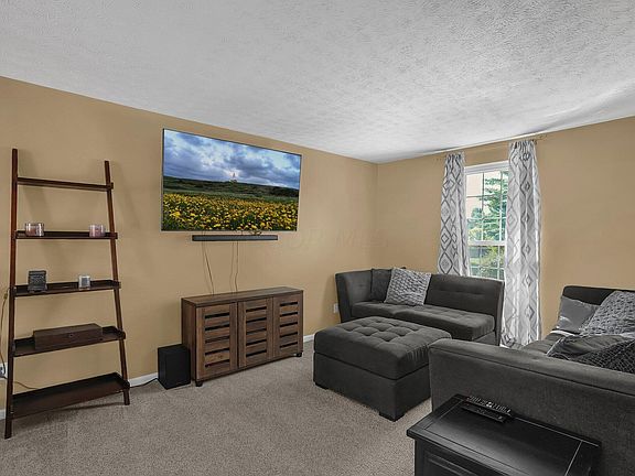 4th image of 2437 McZand Blvd