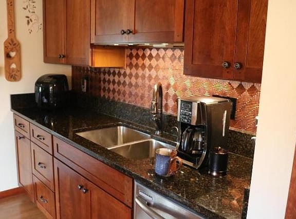 5th image of 18409 Hall Dr