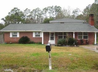 4513 Burns St, Moss Point, MS 39563