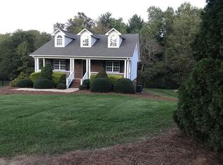 2382 24th Street Ln NE, Hickory, NC 28601