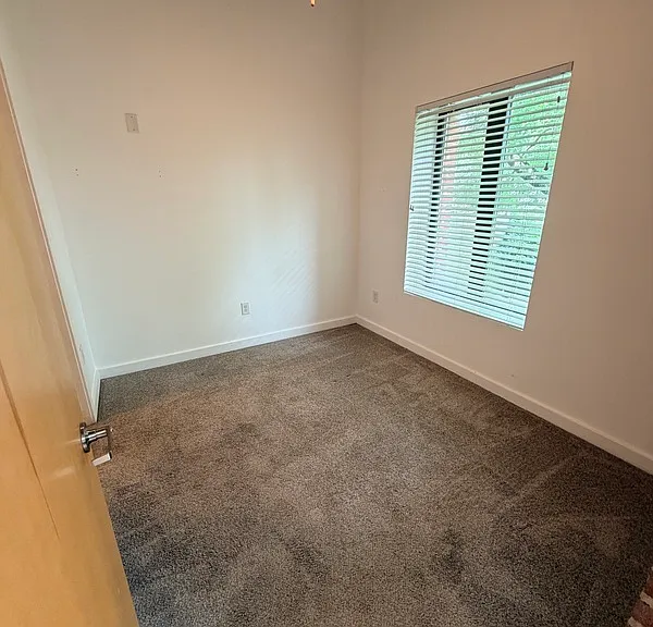 418 N 25th St #220 — Photo 8
