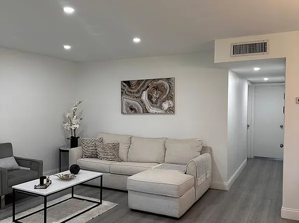 5300 Washington St APT T227, Hollywood, FL 33021
