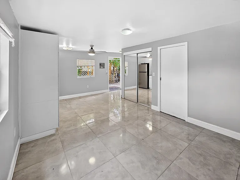 2438 NE 184th St — Photo 5