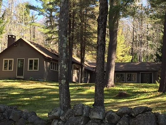 5th image of 355 Reservoir Dr