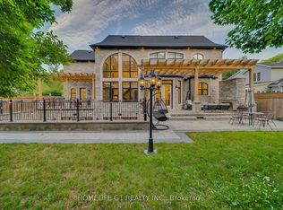 2115 Rebecca St, Oakville, ON L6L 2A4