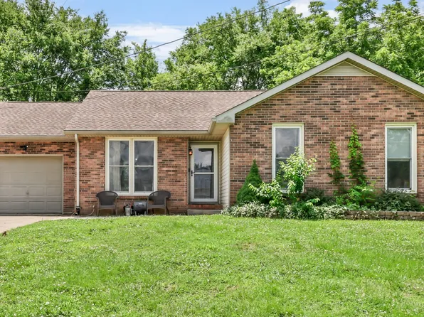 1422 Honeysuckle Ln, Clarksville, TN 37040