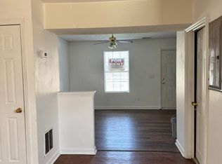 910 Weeping Willow Dr #5, Berea, KY 40403