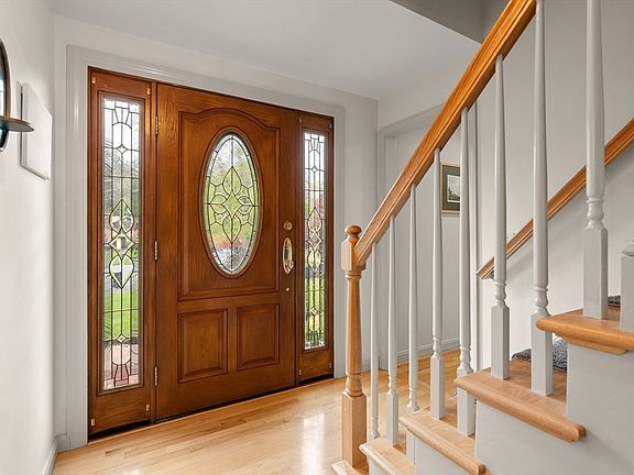 4th image of 150 Sherwood Ln