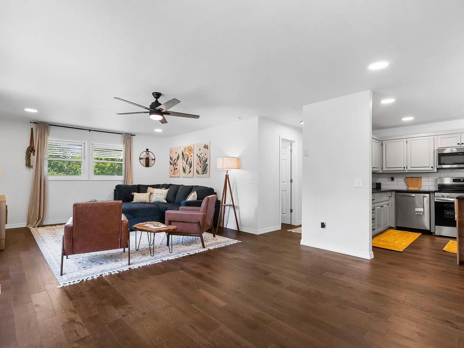 3 bed, 1642 sqft, $2,500 — Photo 3