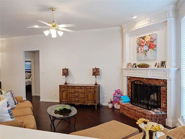 4425 Galsford Dr — Photo 6