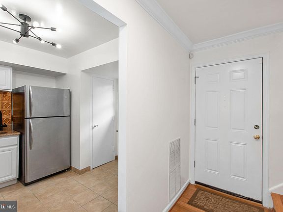 3rd image of 5904 Mayflower Ct #5904
