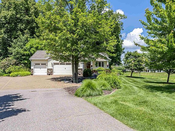 3rd image of 1510 & 1520 GREEN VISTAS DRIVE