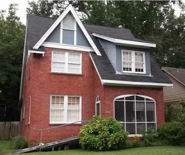 2nd image of 432 Earl Pl