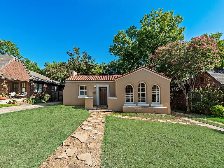 811 Kidd Springs Dr — Photo 4